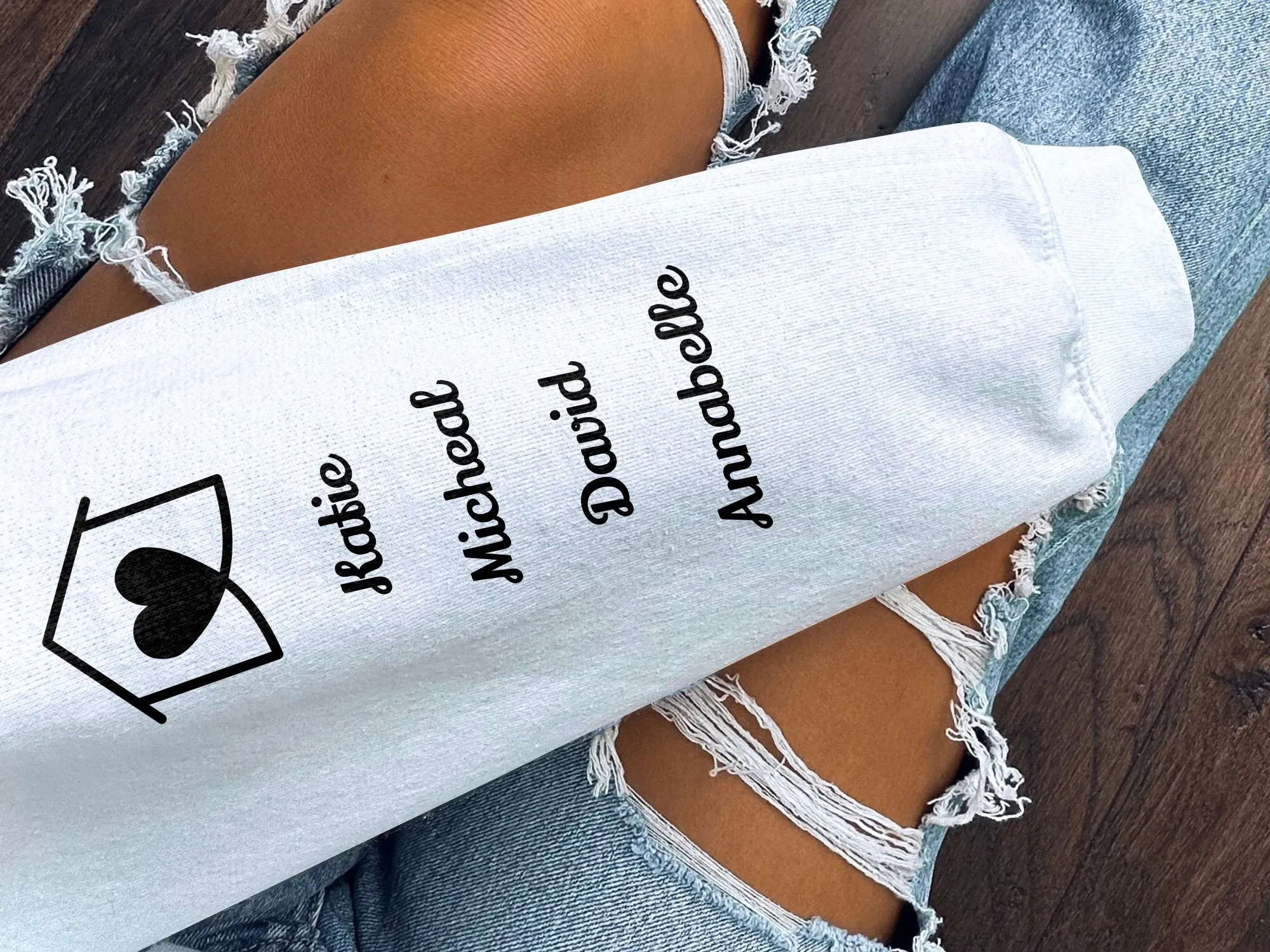 Personalized Mama Sweatshirt, Customizable Mother's Day Gift, Cozy Family Matching Sweaters, Unique Mom Apparel, Trendy Mama Pullover